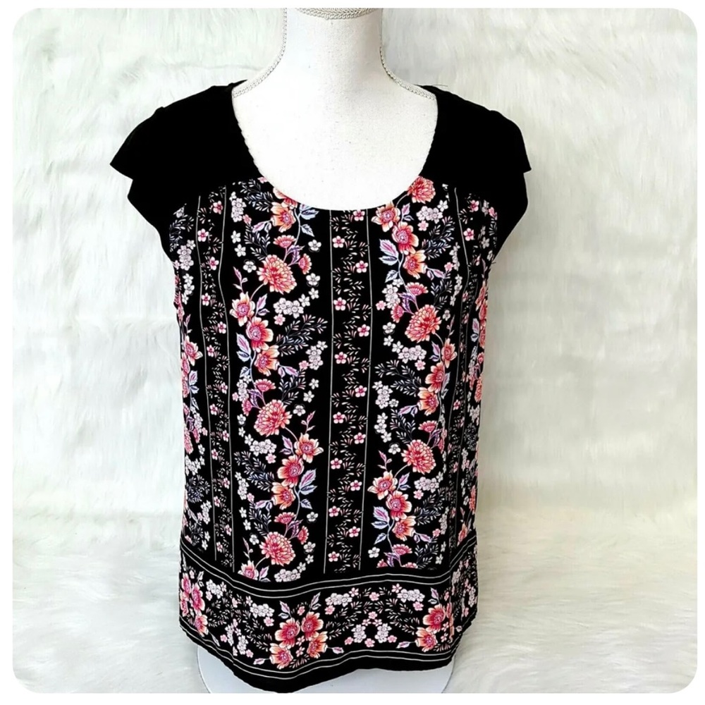 Lauren Conrad NWOT super cute black top with pink floral design! S